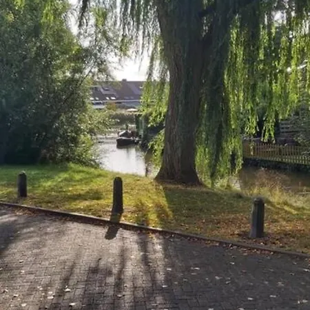 House Close To And Feriehus *